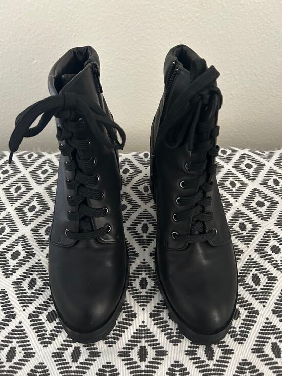Abound Shoes - ABOUND BLACK CHUNKY COMBAT LACE UP BOOTS SIZE 8.5